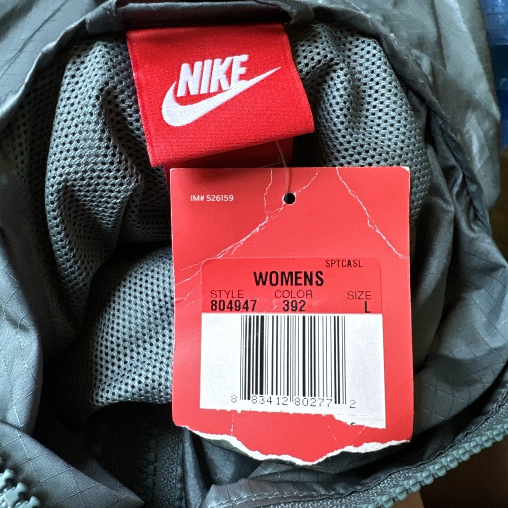 Nike Windrunner Windbreaker Jacket Hooded Full Zip Green 804947 Women's L  NWT - Picture 9 of 13